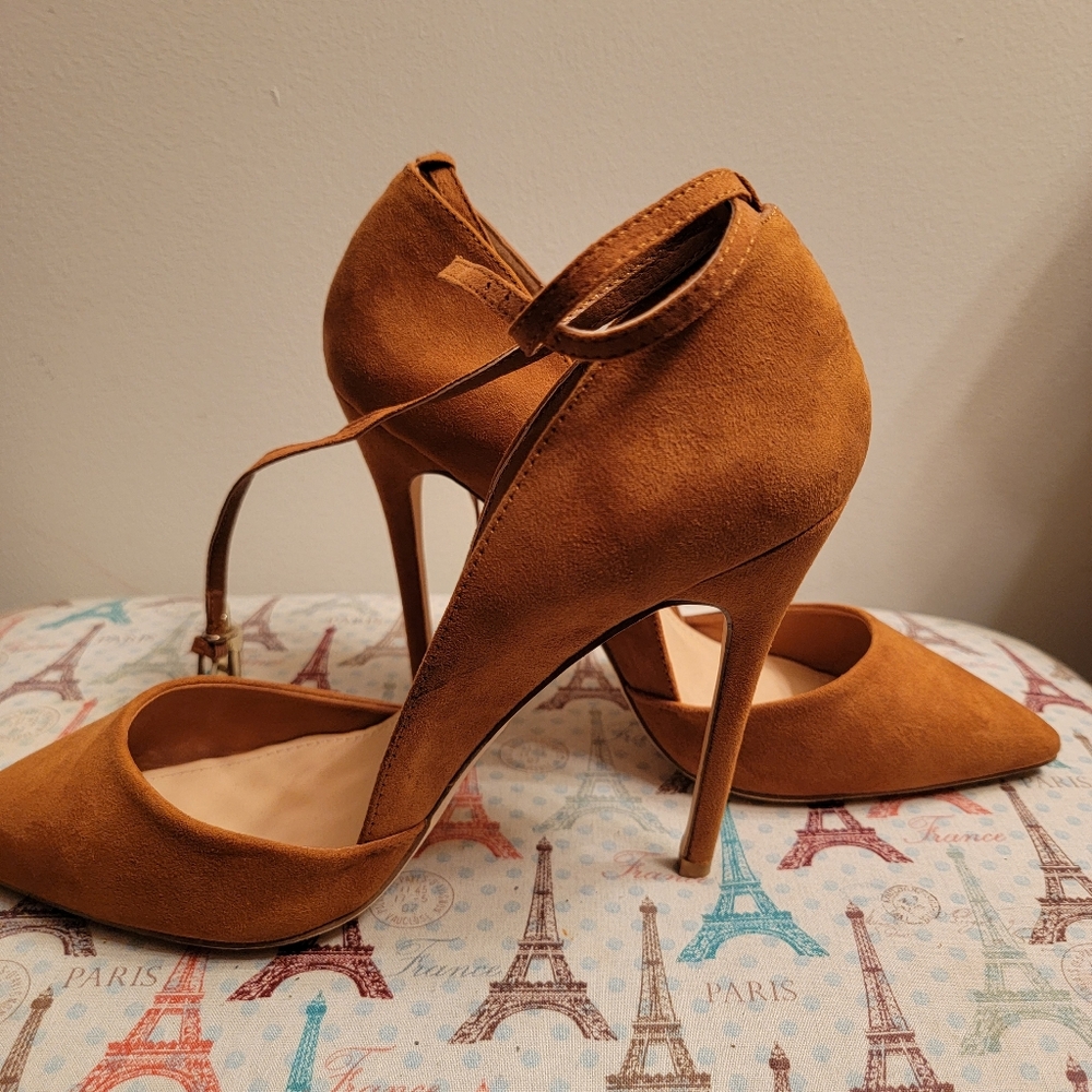 JUST FAB - Cinthya Tan heels